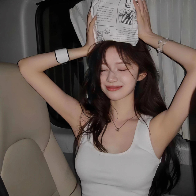 何何少欣的互动直播